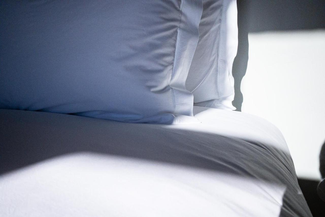 A House In Estoril - Adults Only 호텔 외부 사진 A bed
