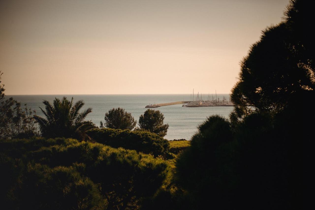 A House In Estoril - Adults Only 호텔 외부 사진 View of the port of Rafina
