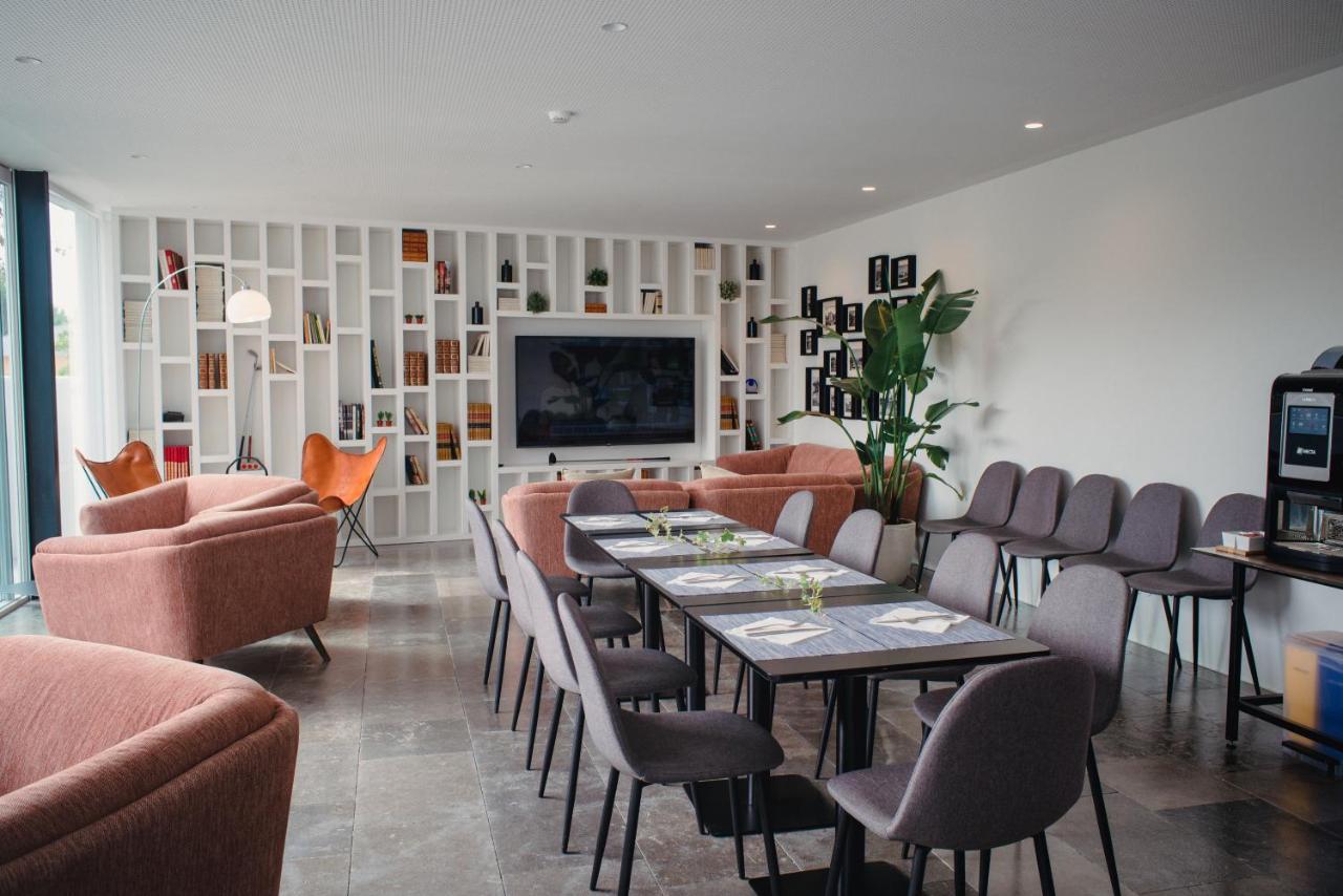 A House In Estoril - Adults Only 호텔 외부 사진 The library at the University of Roehampton